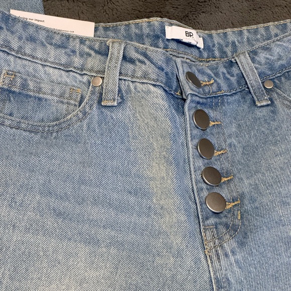 BP Be Responsible High-Rise Mom Button Fly Jeans - Picture 4 of 5